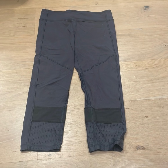 comfy and amazing quality material ivivva leggings extremely rare - Picture 1 of 1